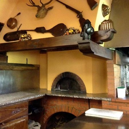 Albergo Ristorante Da Carlino Castelnuovo di Garfagnana Exterior foto
